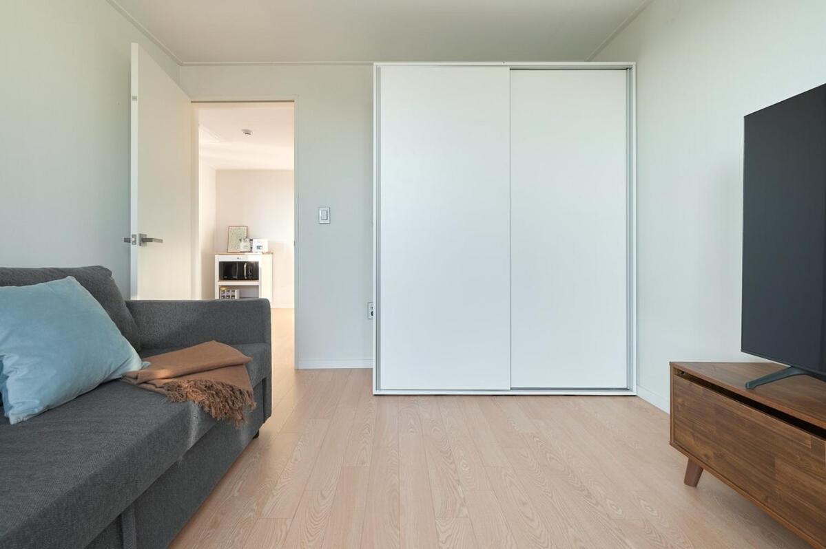 Apartment Newly Built, Quiet 2br, 10min Walk To Stn *