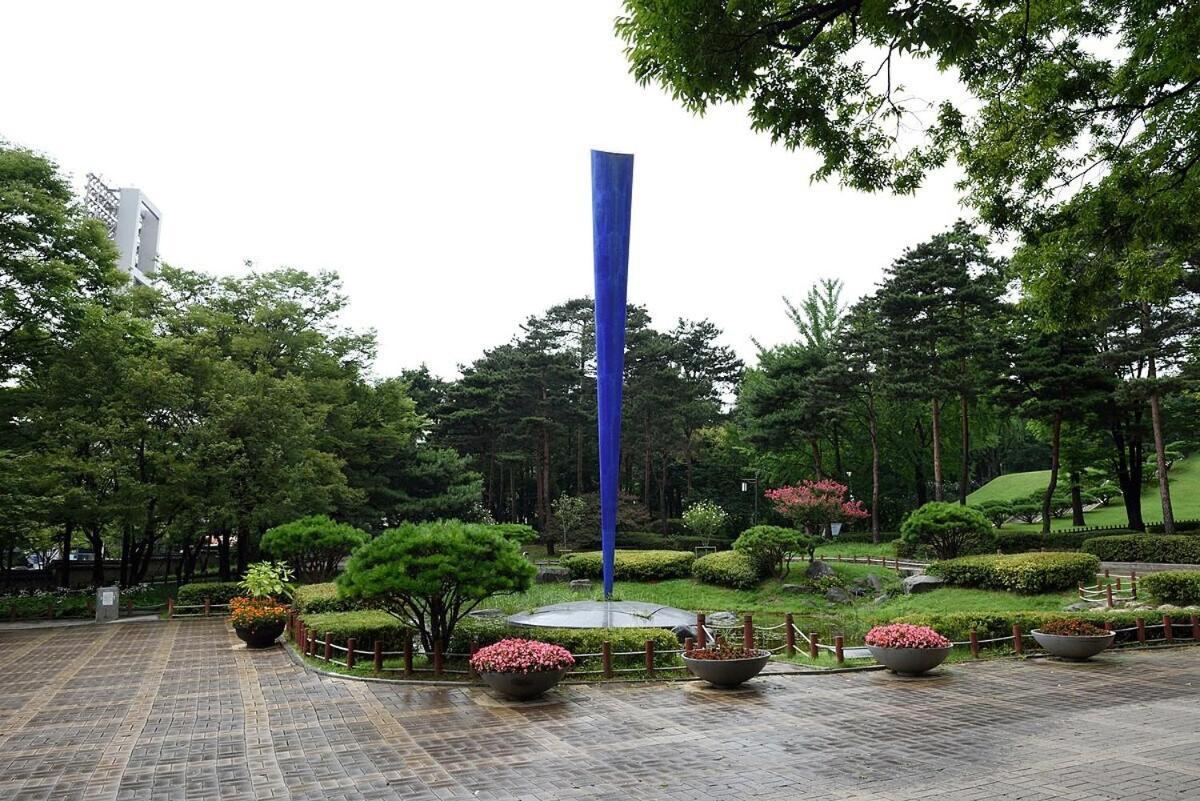 Newly Built, Quiet 2br, 10min Walk To Stn Apartment Seoul