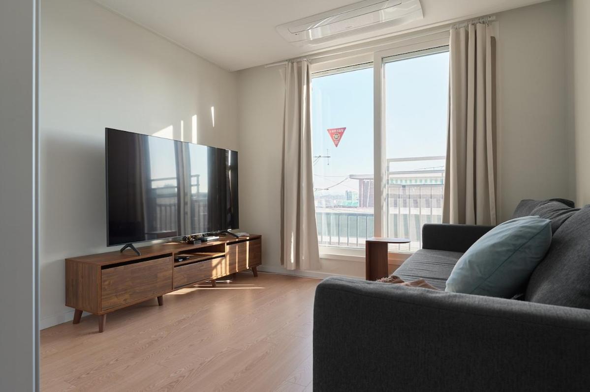 Newly Built, Quiet 2br, 10min Walk To Stn Seoul