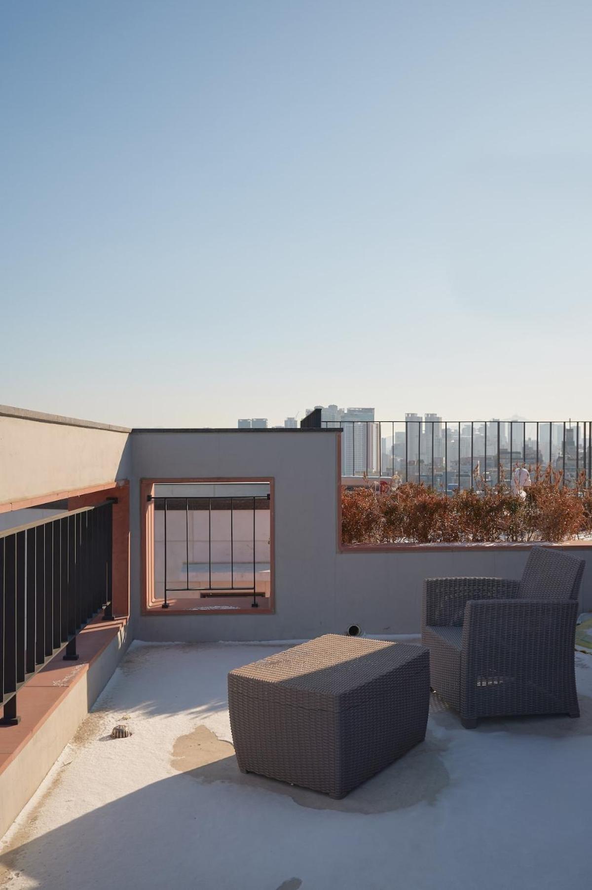 Newly Built, Quiet 2br, 10min Walk To Stn