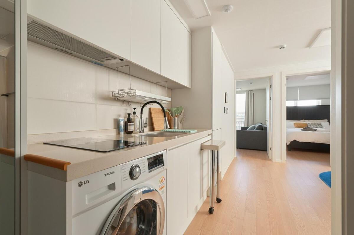 Apartment Newly Built, Quiet 2br, 10min Walk To Stn Seoul